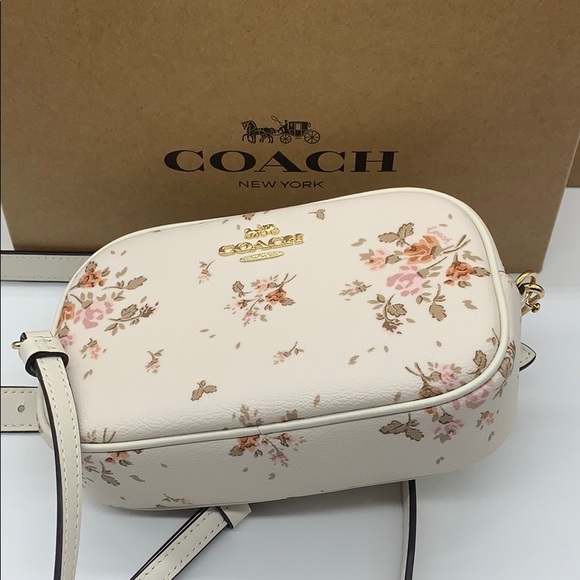 Convertible Belt Bag With Rose Bouquet Print - Picture 4 of 16